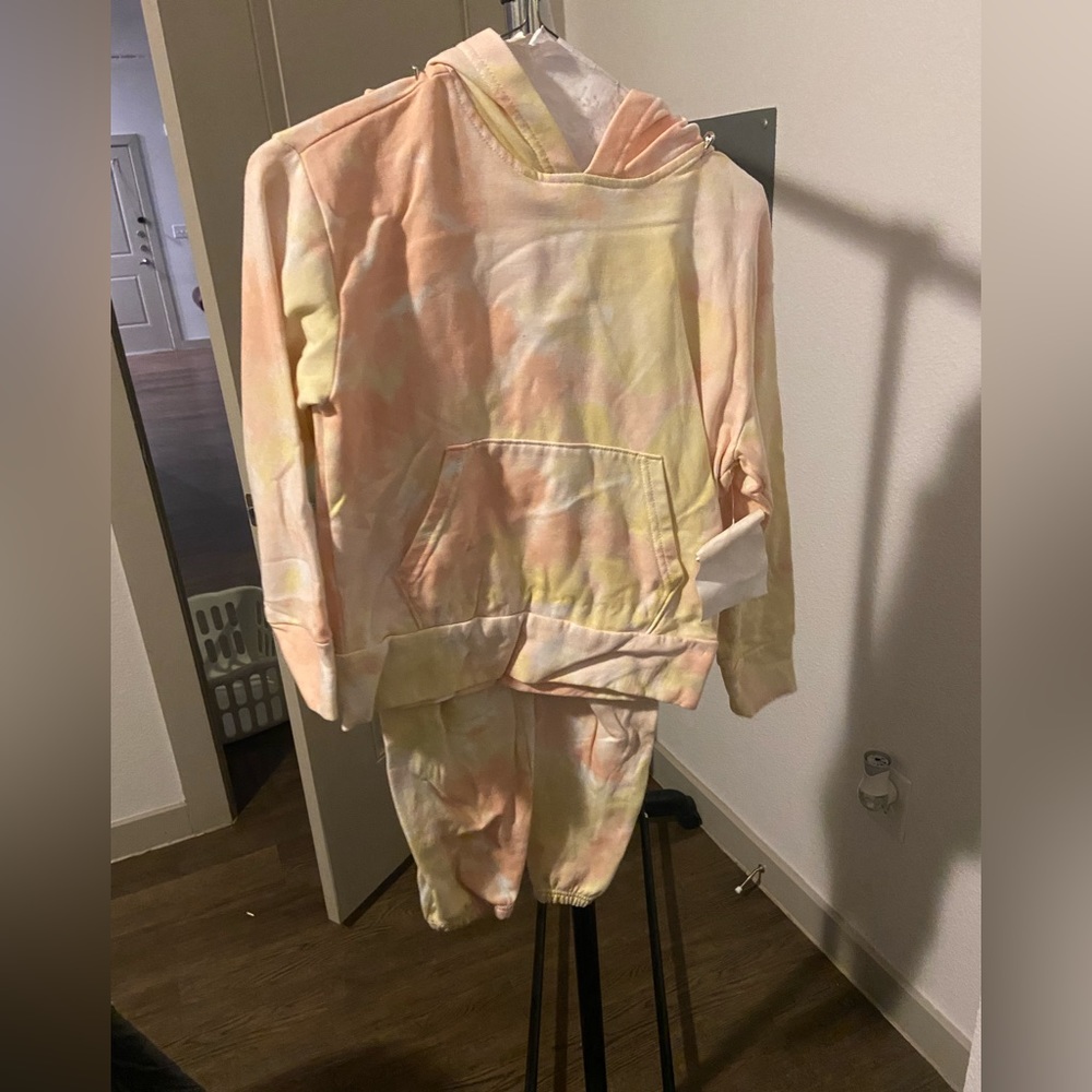 Old navy tyedye sweatsuit set